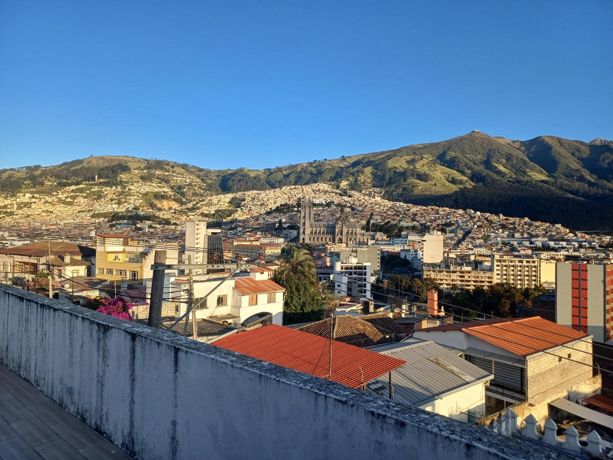 The Quito Guest House con Balcones Amarillos Exterior foto
